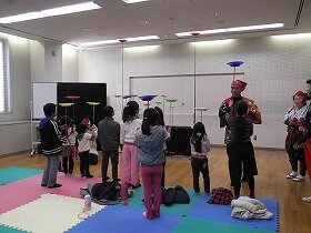 画像：腹話術と大道芸がやってくる2