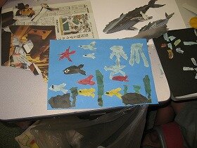 画像:海の中の様子のちぎり絵