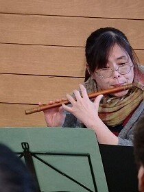 画像:篠笛の演奏の様子。