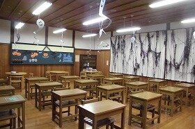 画像:復元教室2内部の飾りつけ