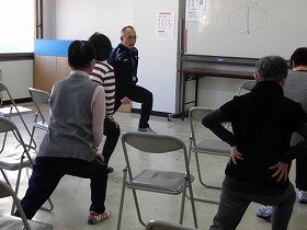 画像:みんなで筋トレ2