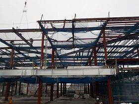 画像：屋外大階段が建つ辺りから全体を撮影した写真です。