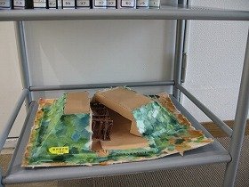 画像：博物館ホームページからダウンロードできる新芦屋古墳の立体ペーパークラフト。