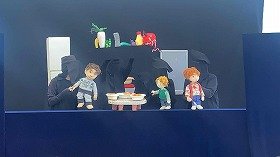 画像:人形劇の様子