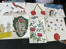 画像：完成したハムスター、文鳥、ペンギンなどの新聞ちぎり絵