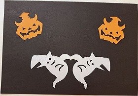 画像：切り絵などによるハロウィンがテーマの壁面装飾の画像