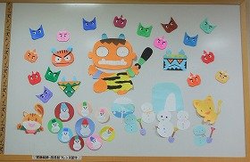 画像：鬼、雪だるま、2月の壁面飾りです。