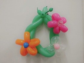 写真4：千里図書館にいただいたバルーンアートのリース