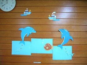 写真2：海とさかなとイルカの装飾