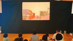 画像「おもちゃのチャチャチャ」の歌に合わせて踊る兵隊や女の子の影絵