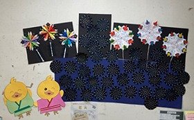 画像2：終了時、たくさんの花火があがった壁面装飾