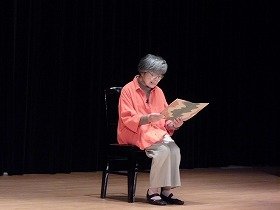 朗読者3の様子の画像