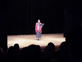 朗読者1の様子の画像