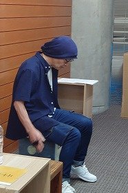 カホン演奏の様子の画像