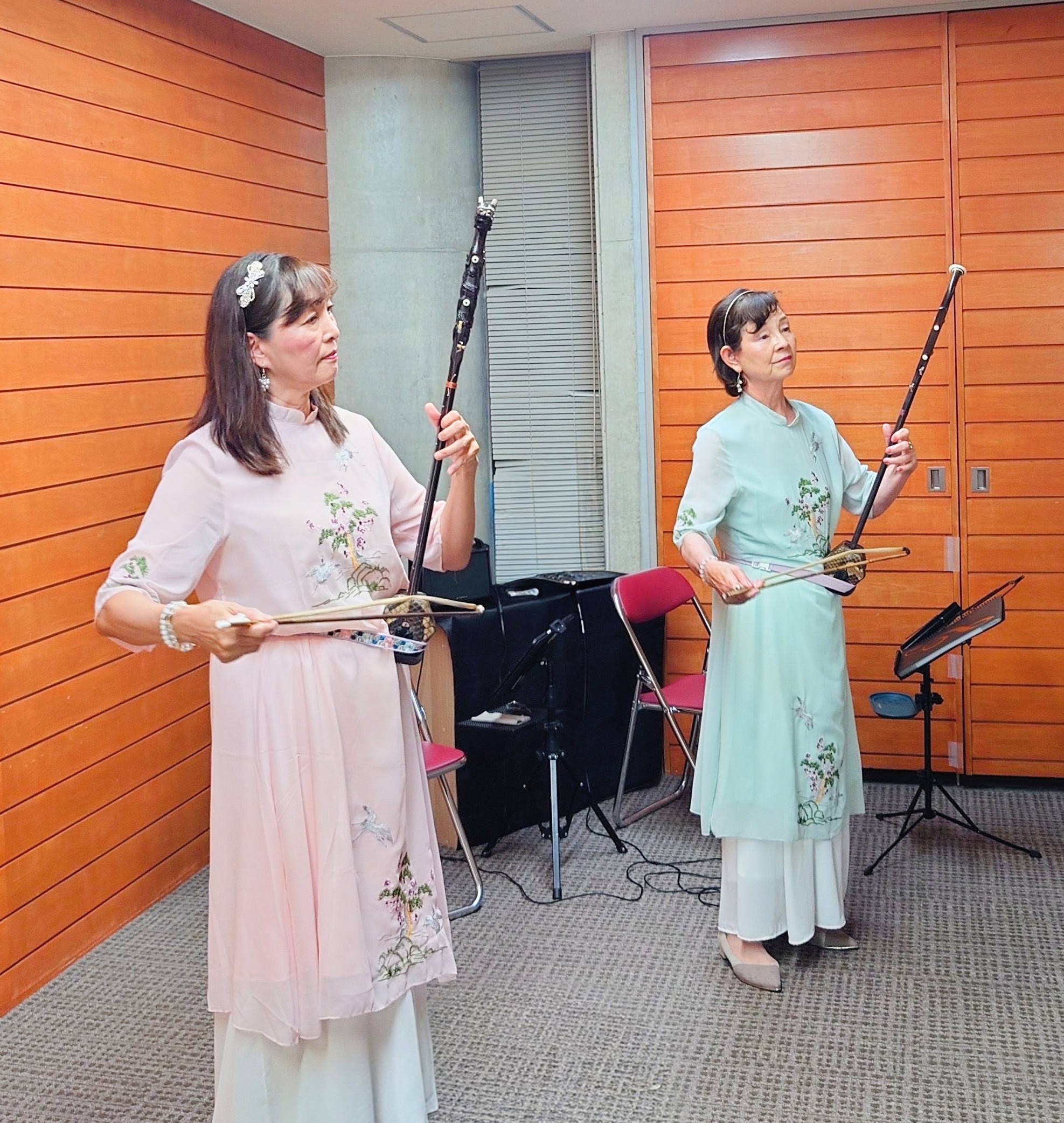 写真二胡演奏の様子