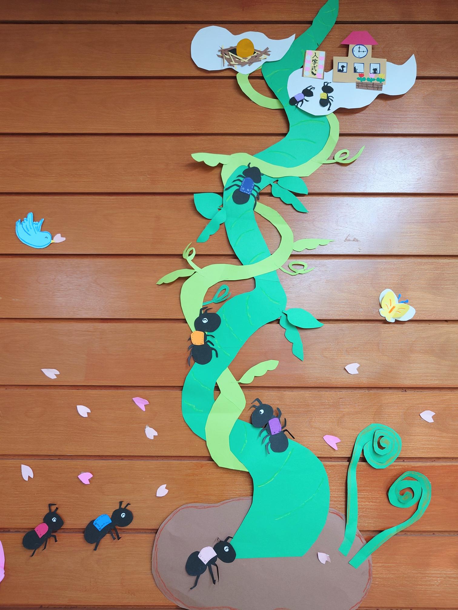 画像1：アリの学校の入学式の様子。