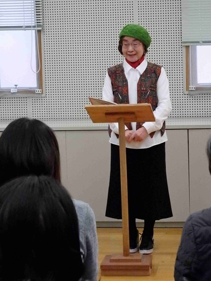 写真5：朗読工房のみなさんの公演の様子。