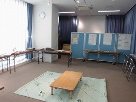写真　「さわる絵本展」の展示の様子。