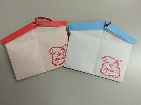 写真2　折り紙で作った絵馬