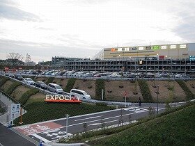 エキスポシティの駐車場の画像
