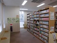 千里図書館YAコーナー